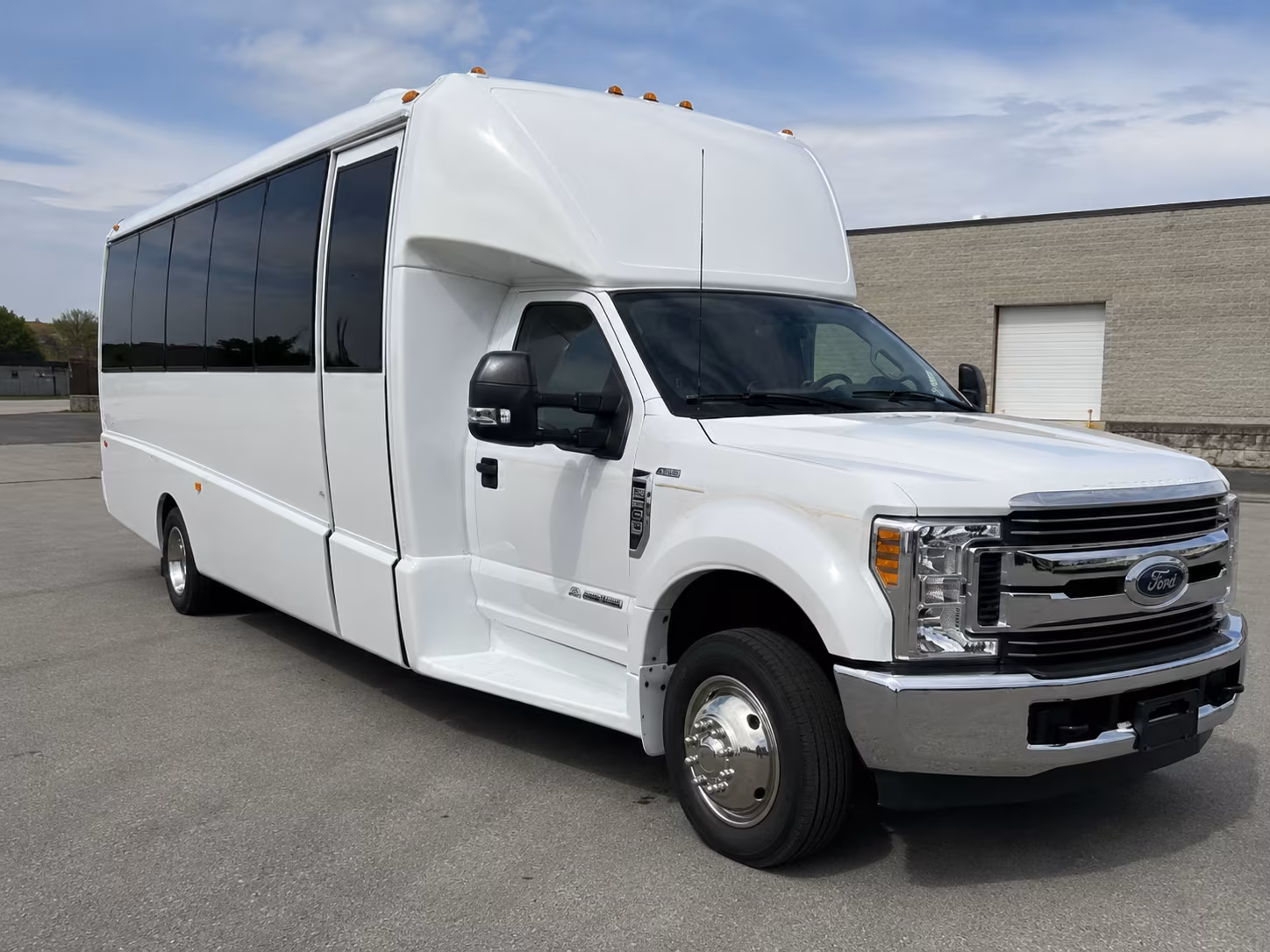 charter buses for large duluth prom groups heading to canal park