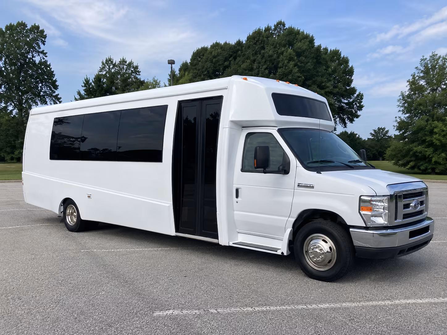 duluth 18 passenger party bus