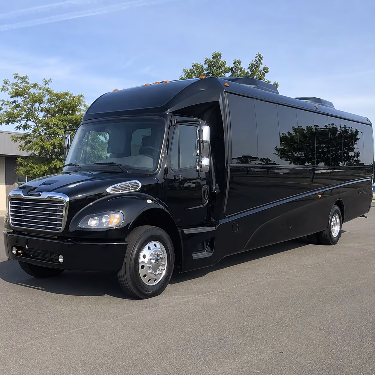 duluth 28 passenger minibus