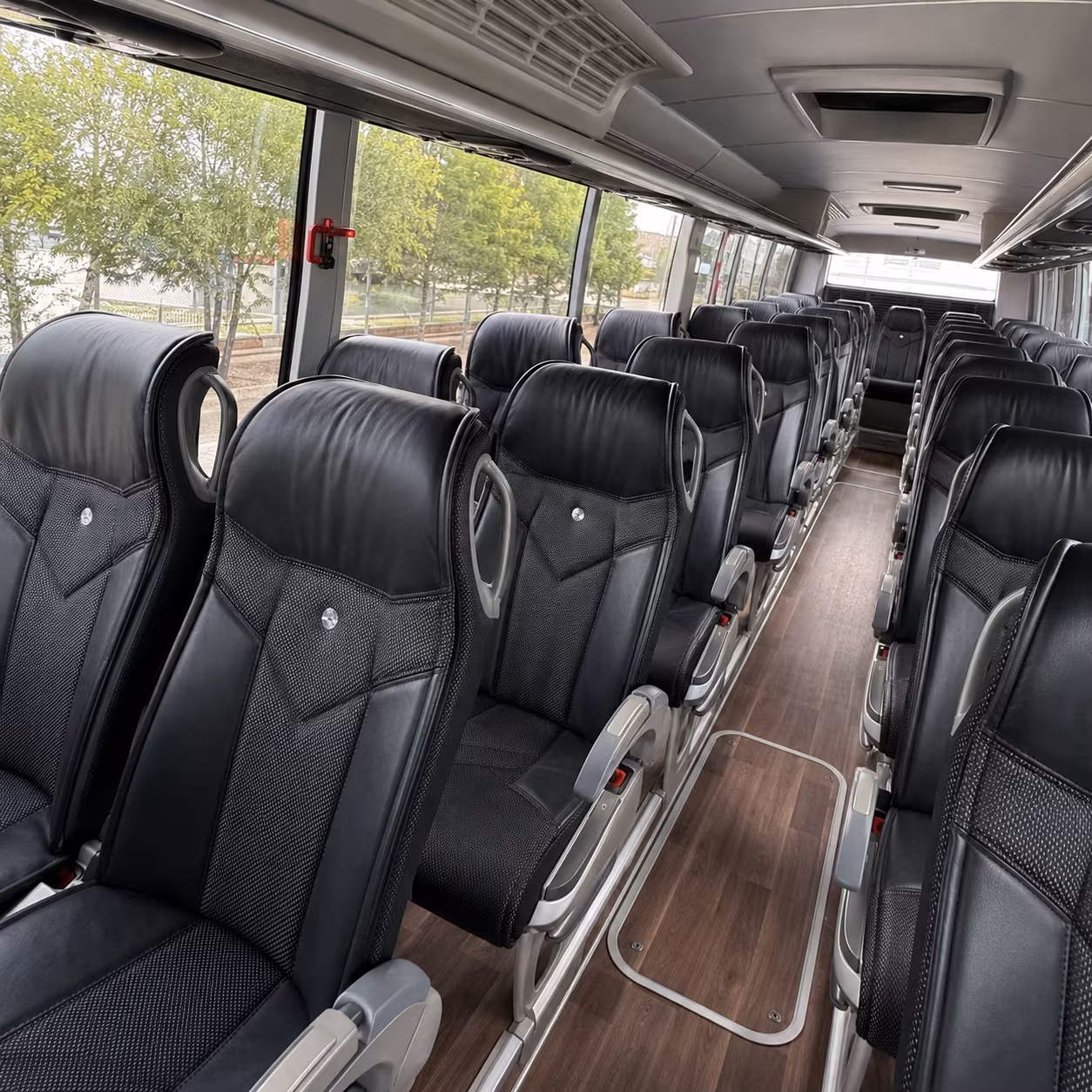 long distance charter bus trips from duluth to chicago and the great lakes region